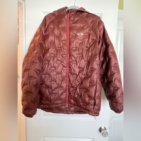 Oakley Drift-o-Puff Men’s Ski Jacket in Granache color - Picture 2 of 6